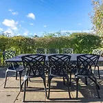 Lake District, Spacious Holiday Home, Sleeps 11, Village Location 度假居 *