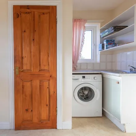 度假居 Lake District, Spacious Holiday Home, Sleeps 11, Village Location *