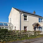 Lake District, Spacious Holiday Home, Sleeps 11, Village Location Дом отдыха