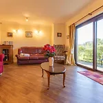 Дом отдыха Lake District, Spacious Holiday Home, Sleeps 11, Village Location Ennerdale Bridge