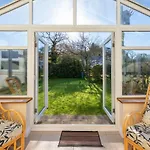 Lake District, Spacious Holiday Home, Sleeps 11, Village Location Σπίτι διακοπών *