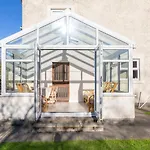 Дом отдыха Lake District, Spacious Holiday Home, Sleeps 11, Village Location