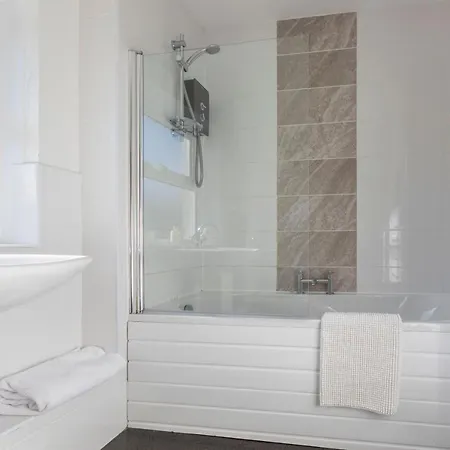 Holiday home Lake District, Spacious Holiday Home, Sleeps 11, Village Location *