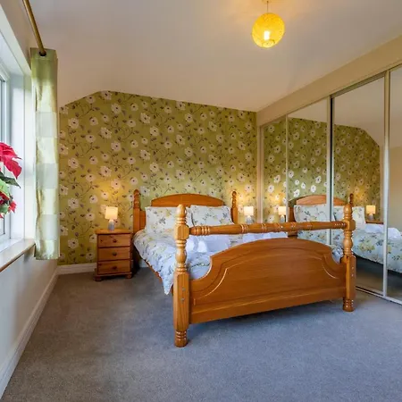 Lake District, Spacious Holiday Home, Sleeps 11, Village Location Holiday home