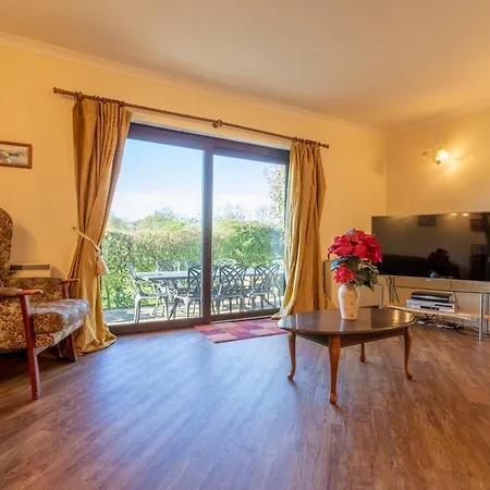 Holiday home Lake District, Spacious Holiday Home, Sleeps 11, Village Location